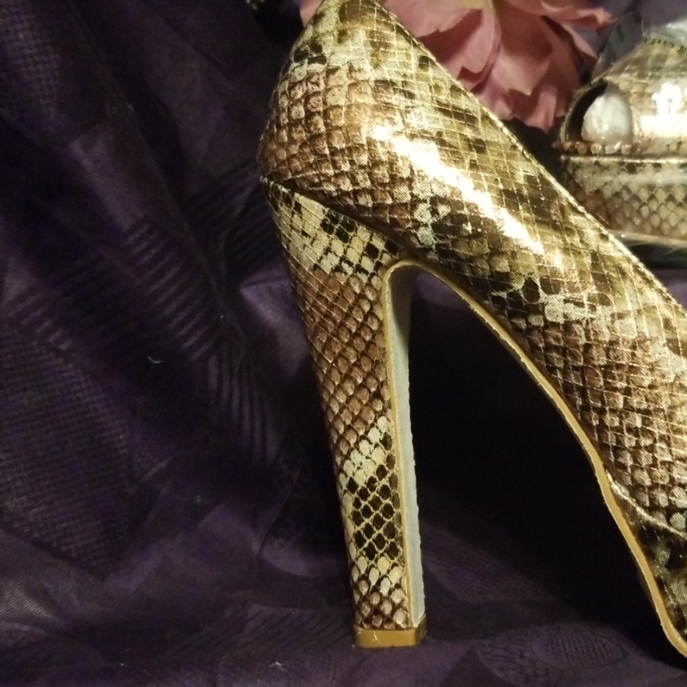 Shoes: NWOT Steve Madden Animal Print Block heels - Picture 3 of 5